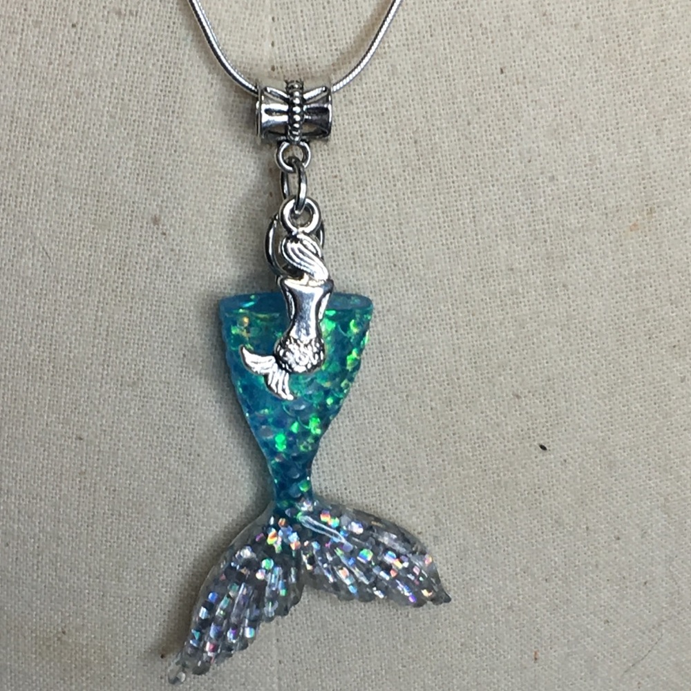 Mermaid Necklace - Picture 2 of 5
